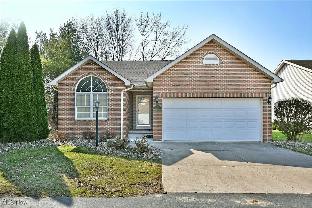 107 Royal Troon Dr SE photo 1