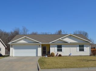 209 Hackberry Ave, Manhattan, KS 66502