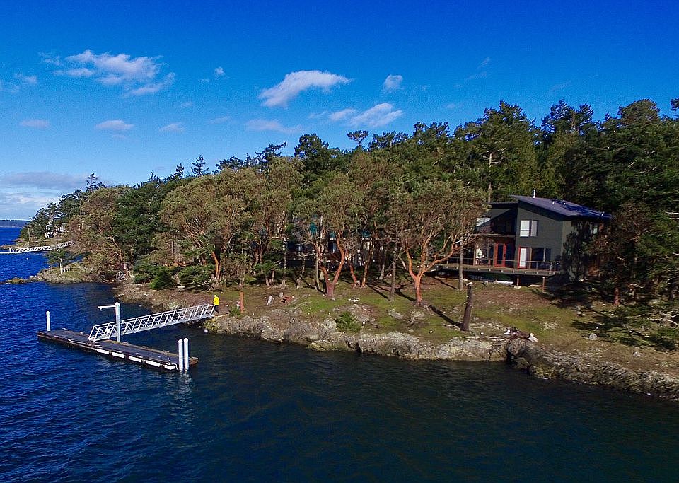 1st image of 597 Cape Dr