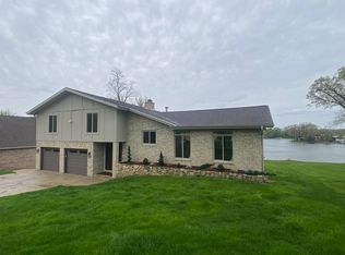 143 Shorewood Dr, Valparaiso, IN 46385