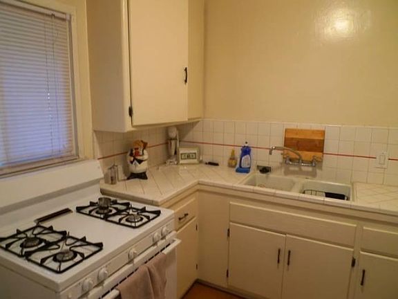 Kitchen .. there is more