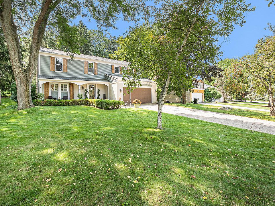 1st image of 34745 Bunker Hill Dr