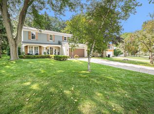 34745 Bunker Hill Dr, Farmington Hills, MI