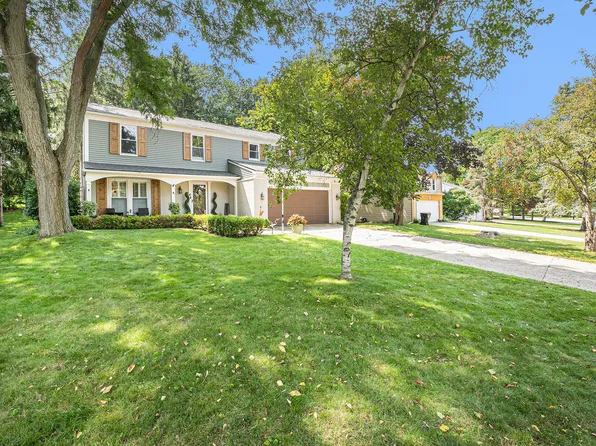 34745 Bunker Hill Dr, Farmington Hills, MI 48331