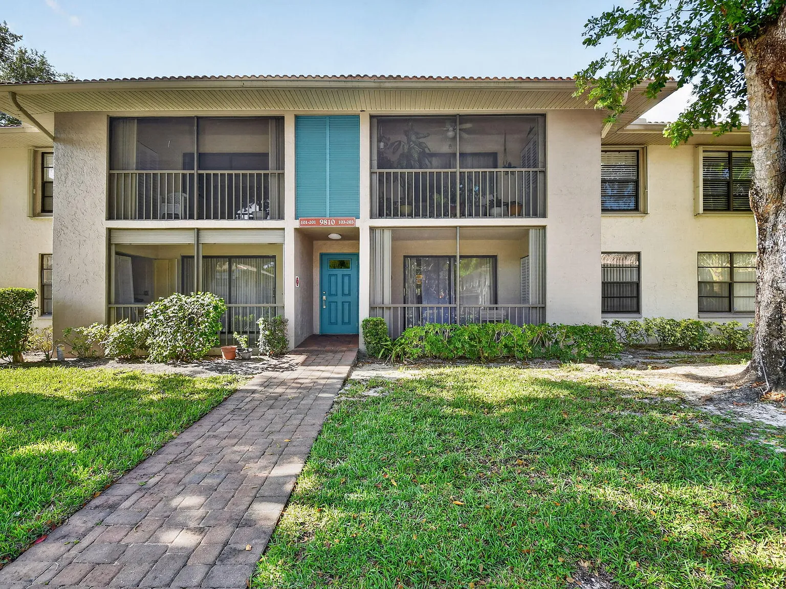 2 bed, 2.0 bath, 1008 sqft, $2,330 — Photo 3