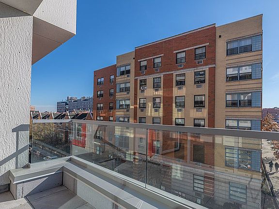 4th image of 10 Montieth St APT 626