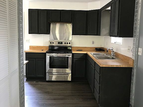 4th image of 142 E Harbor View Dr
