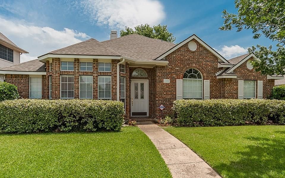 1st image of 1522 Palisades Dr