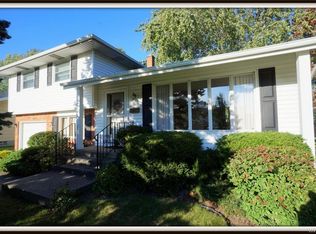 880 Edgewater Dr, Amherst, NY 14228