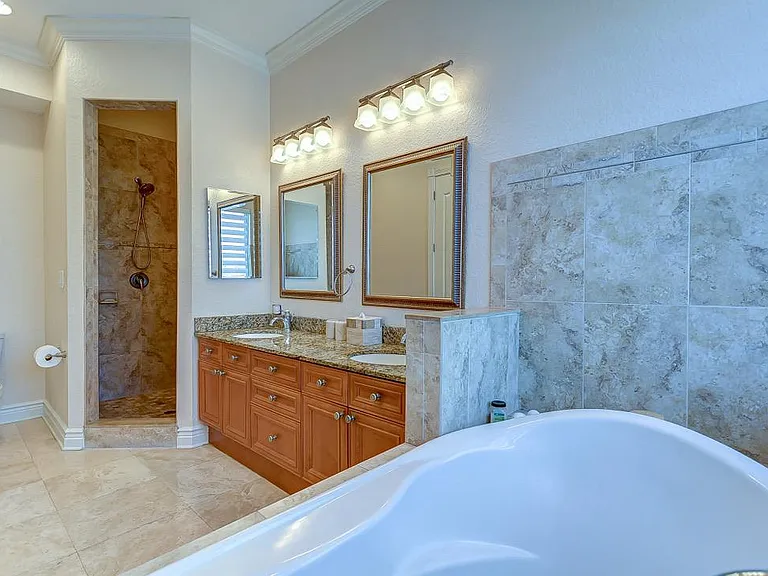 4907 Bayshore Blvd — Photo 16