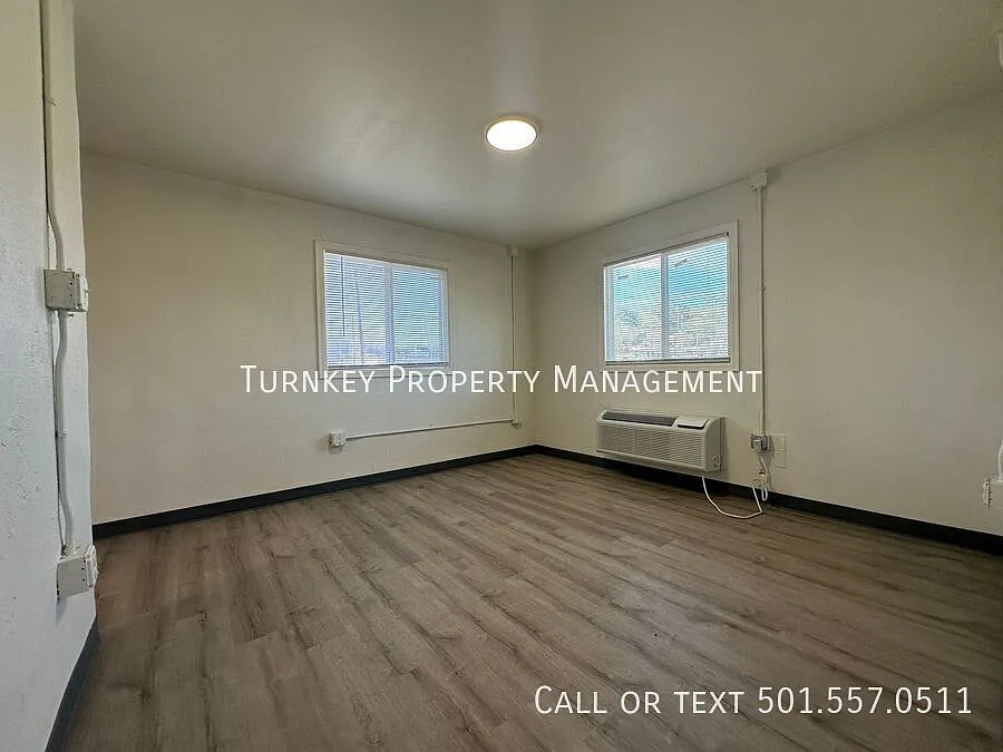 904 W 25th, Unit 2 -- 1/2 Off First Month Rent! — Photo 4