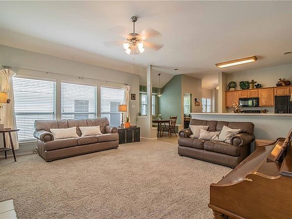 2nd image of 202 Hilltop Dr