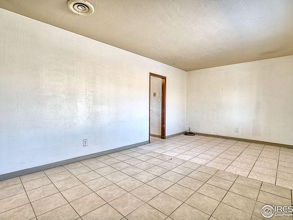 5th image of 940 E 89th Ave