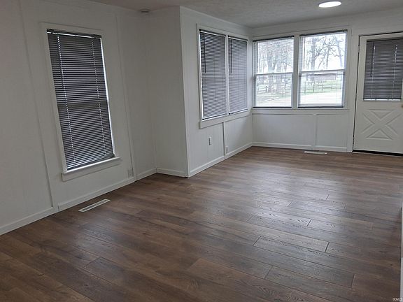3rd image of 717 N Park Ave