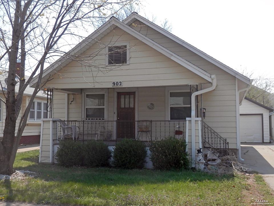 1st image of 902 E Ash St