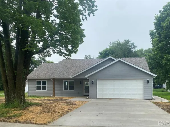 428 E Winter Ave, Greenville, IL 62246