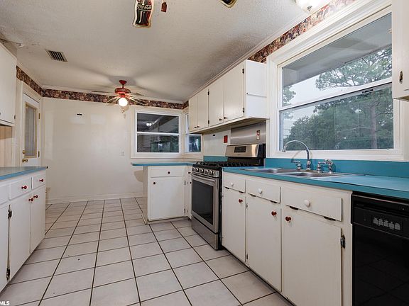 5th image of 3951 Bourgeois Dr