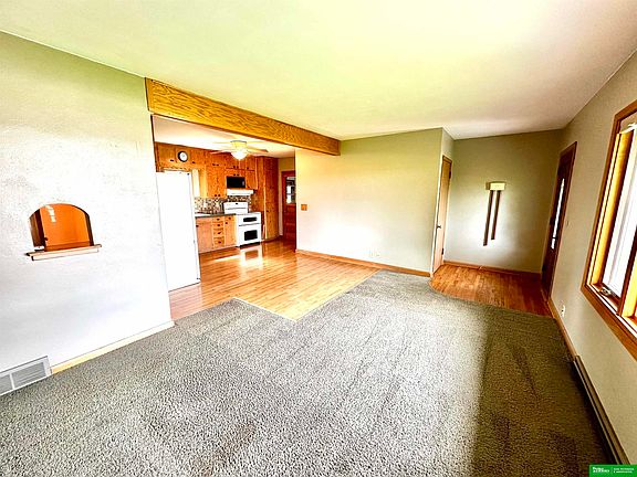 4th image of 912 4th St