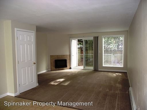 3rd image of 1526 31st St SE