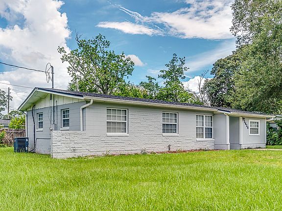 3rd image of 2625 W Kershaw Dr