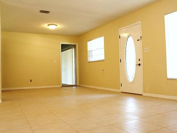 3rd image of 280 W Gardenia Dr