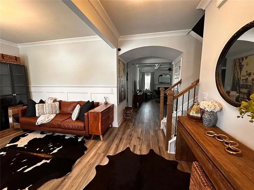 5 bed, 4.0 bath, 2874 sqft, $3,300 — Photo 3
