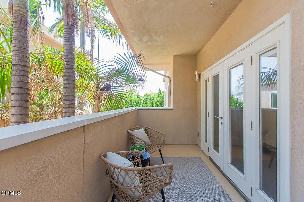 2 bed, 2.0 bath, 1200 sqft, $3,100 — Photo 4