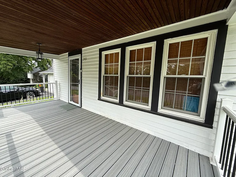 2481 Eastern Pkwy — Photo 3