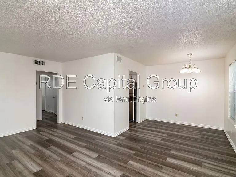 7048 Glenview Dr #44 — Photo 6