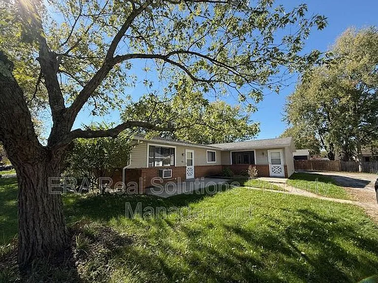 93 Georgetown Dr — Photo 1