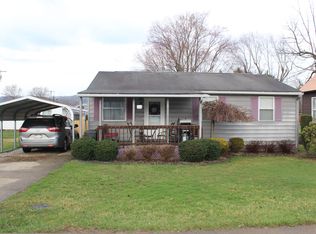 205 Court St, Elizabeth, WV 26143