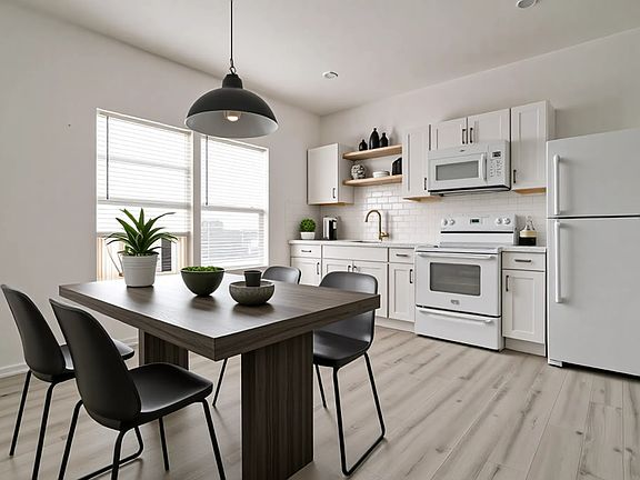 2nd image of 2722 E Vickery Blvd #4