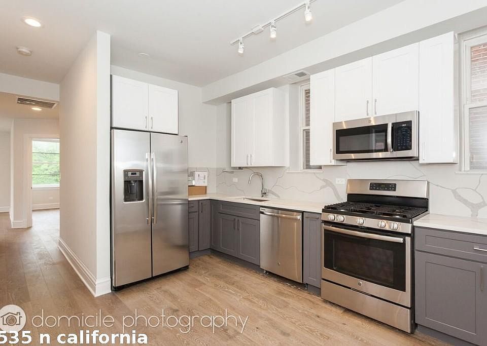 1st image of 2535 N California Ave #428