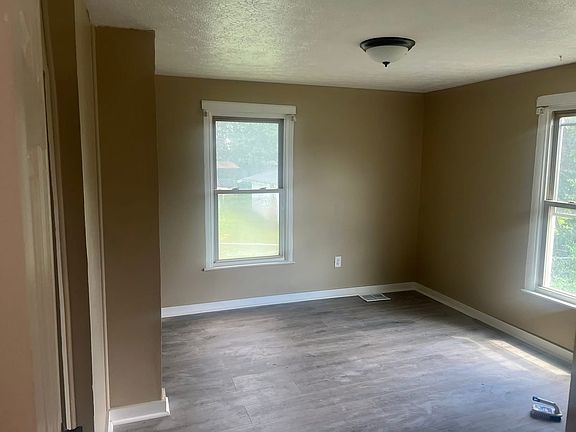 3rd image of 2208 Chicago Ave