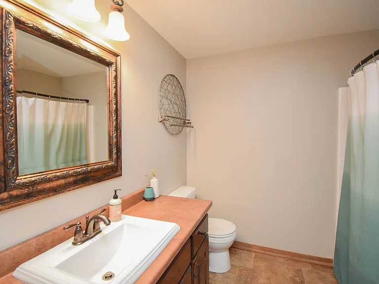 2204 S Silverthorne Ave — Photo 58