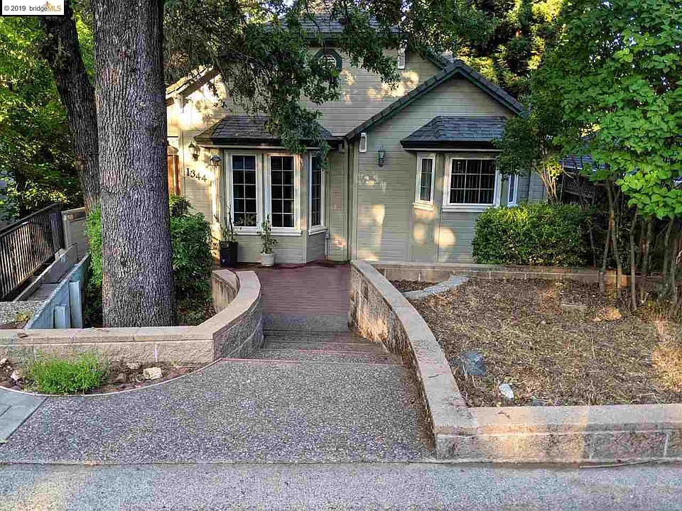1st image of 1344 Village Ln
