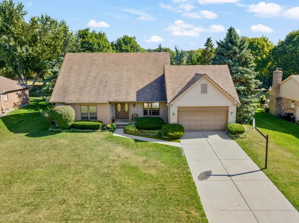 23010 Willowbrook Dr, Farmington Hills, MI 48335