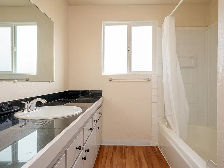 Pacific Village | Bathroom