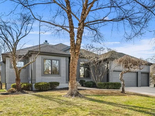 16110 Cambridge St, Stilwell, KS 66085