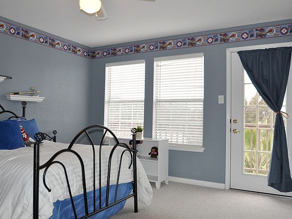 3rd image of 221 Mulberry Ln