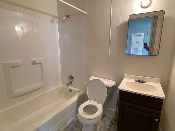 5th image of 324 E Front St APT 3