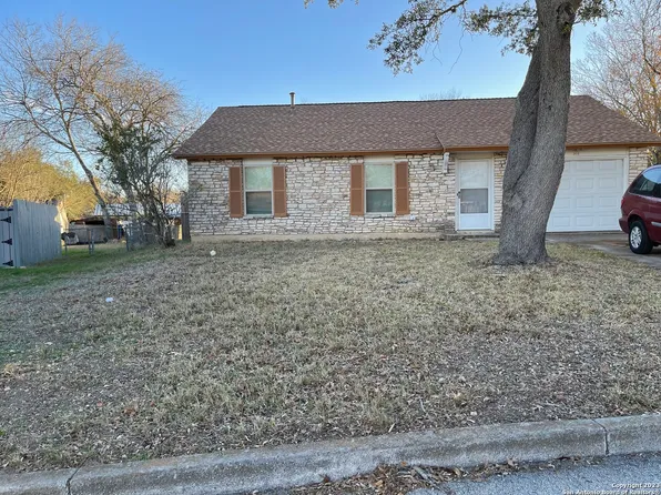 308 Mountain Shadows St, Live Oak, TX 78233