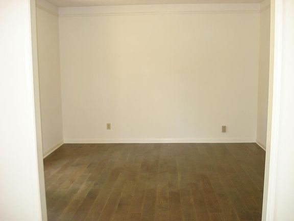 4th image of 2123 Hidden Creek Dr
