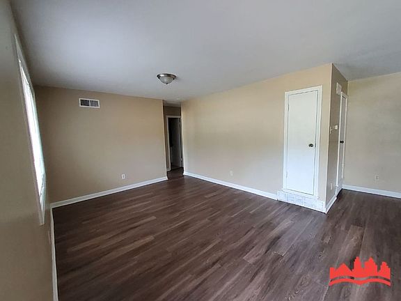 4th image of 4095 Kenosha Rd