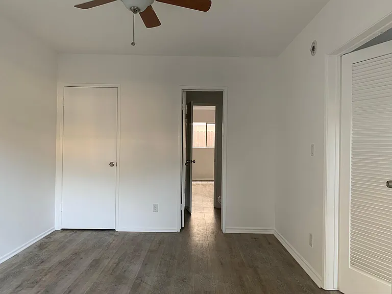 13847 Burbank Blvd #2 — Photo 8