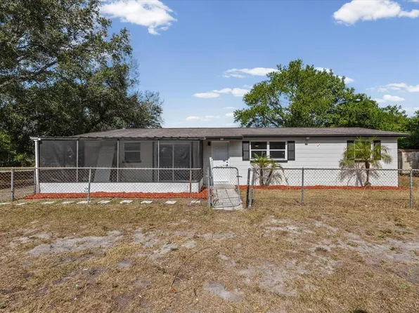 9902 W Club Ln, Tampa, FL 33612