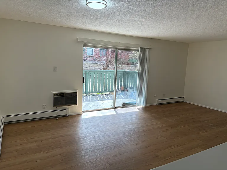 2160 S Vaughn Way #103C — Photo 9