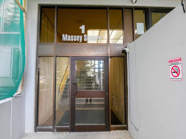 1 Massey Sq #2203, Toronto, ON M4C 5L4