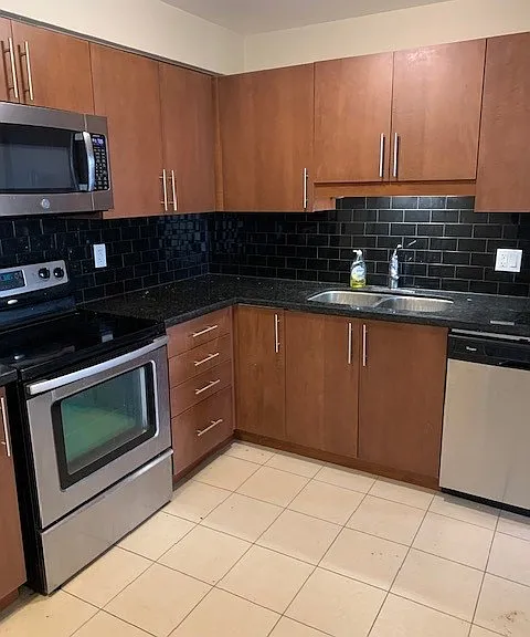 55 Yarmouth St #902 — Photo 6