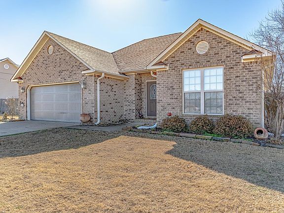 2nd image of 305 Amber Ln